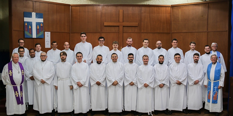 Seminaristas recebem autorização para o ofício da liturgia e pregação