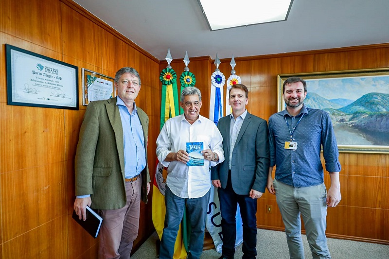 CEL Cristo visita prefeito de Porto Alegre, RS