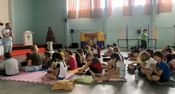 Escola Bíblica reúne mais de 40 crianças em Estância Velha