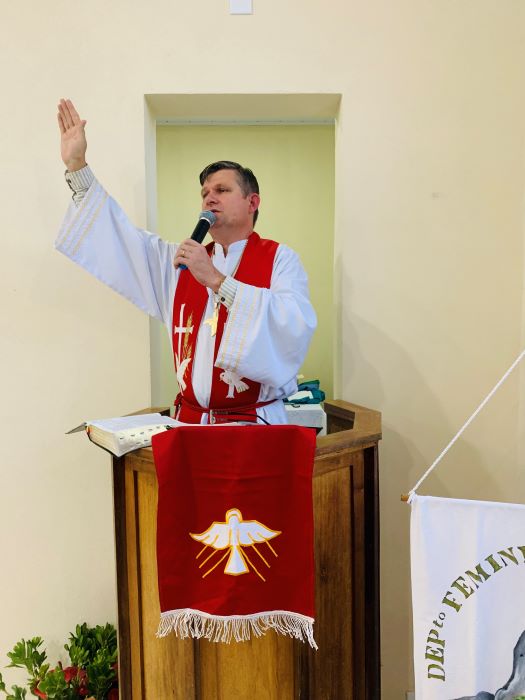 Pastor Heder Gumz